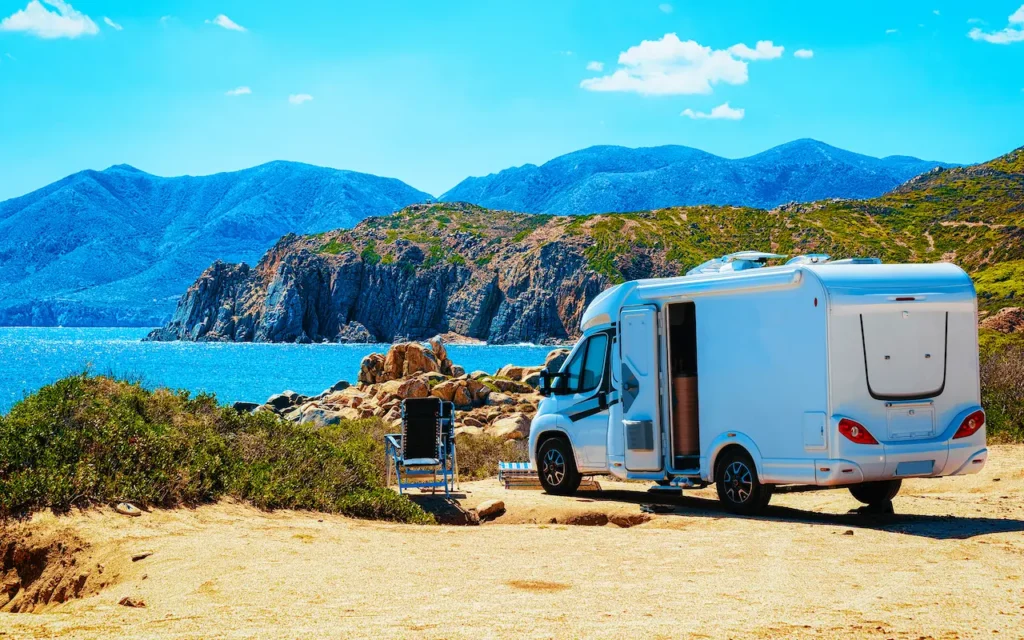 Camping in Sardinia Lake